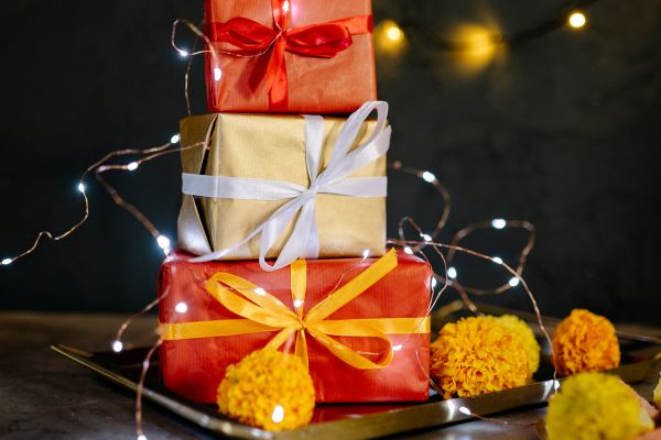 Best Diwali Gift Ideas for Friends and Family 2025